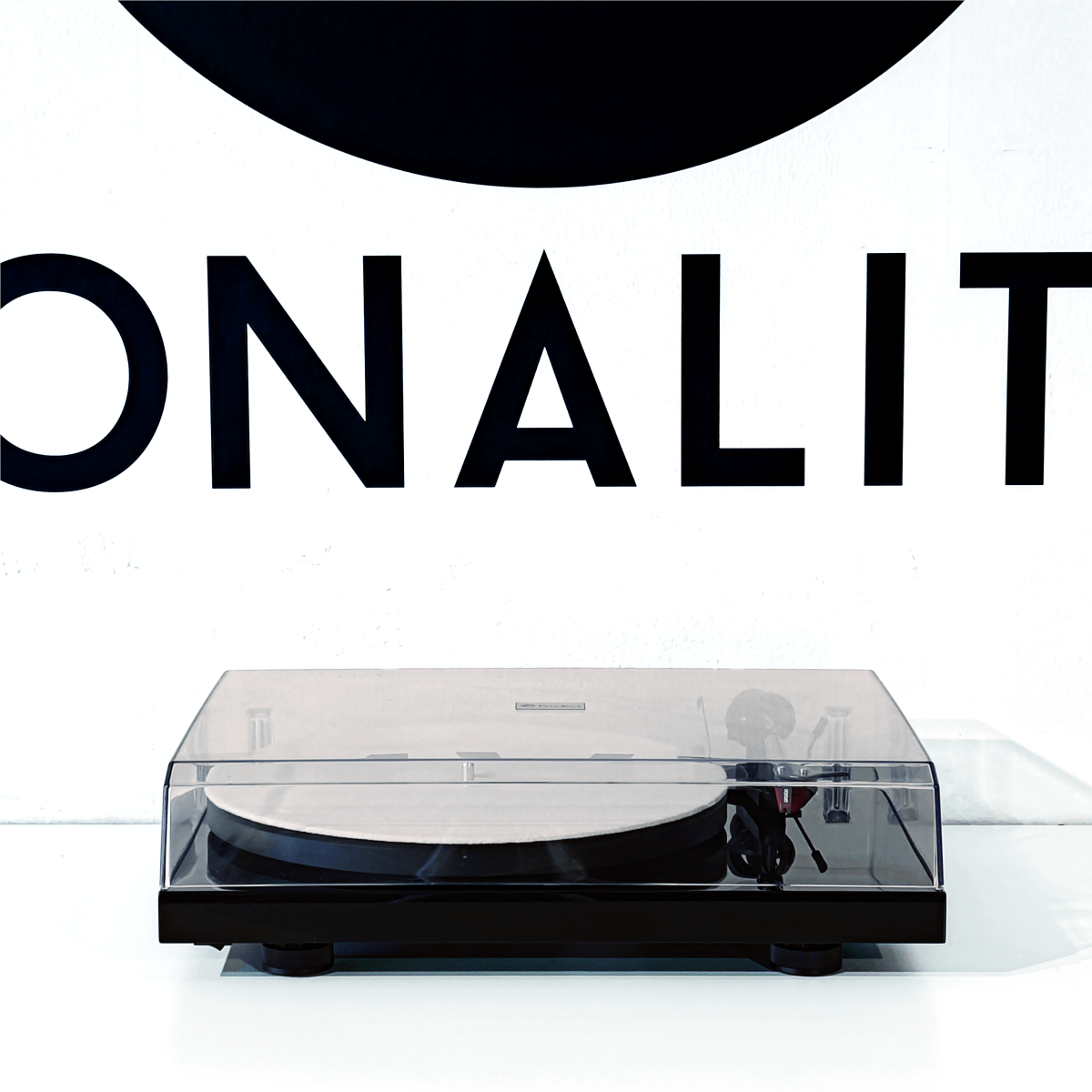 Pro - Ject Debut Carbon DC Turntable - Tonality Records
